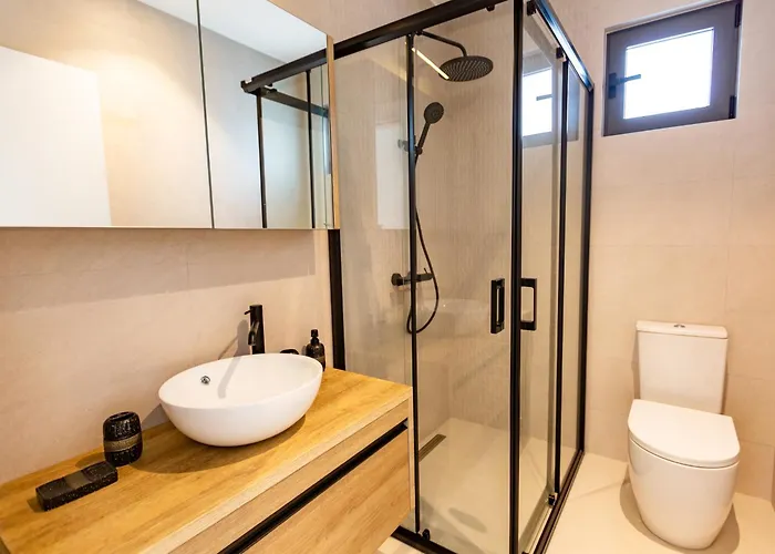 Mediterra Jade Flat By Holidaykeys شقة